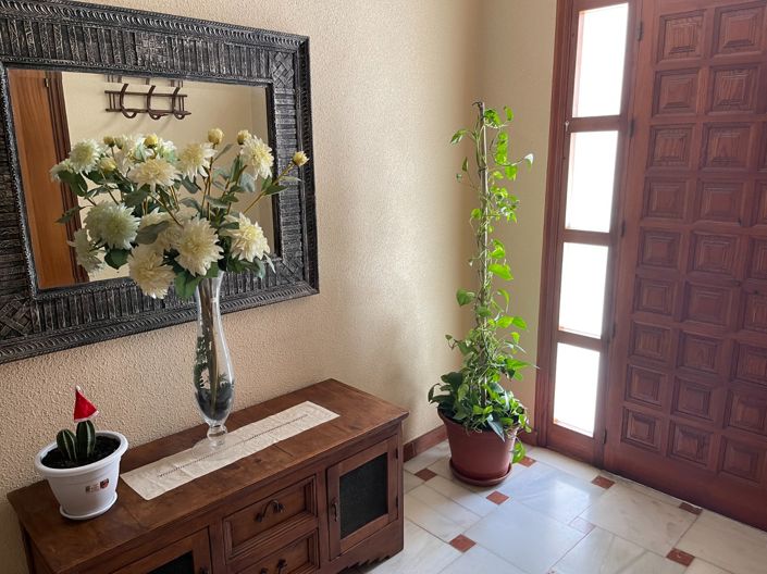 Image No.2-5 Bed Townhouse for sale