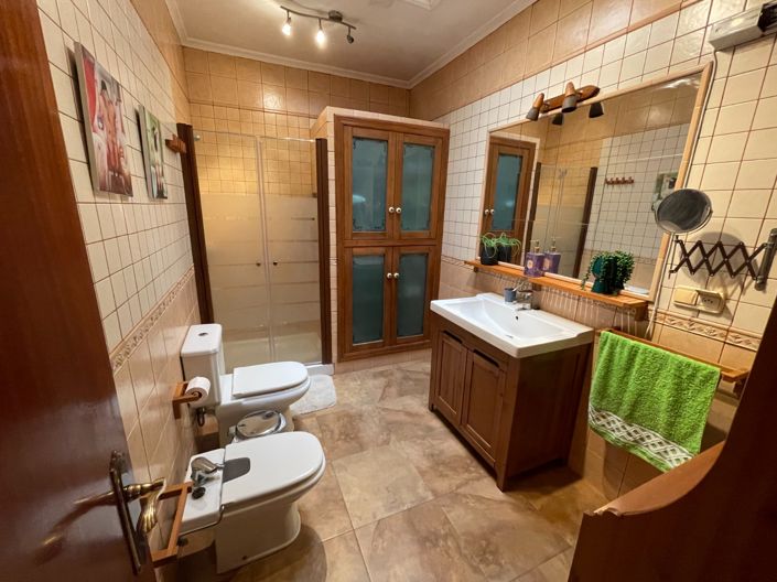 Image No.6-5 Bed Townhouse for sale