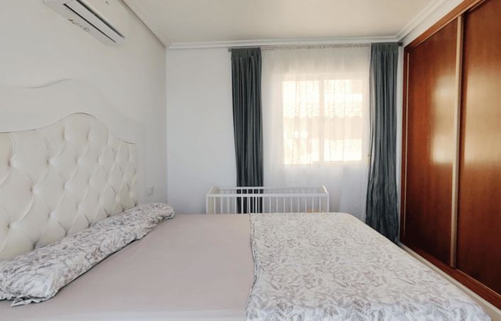 Image No.15-4 Bed Townhouse for sale