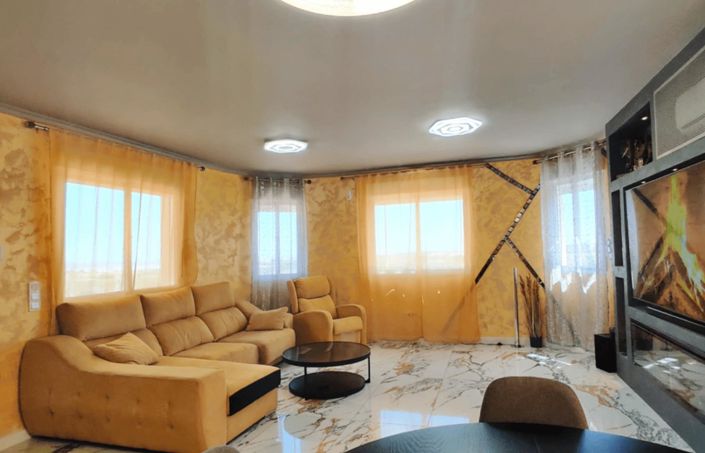 Image No.8-4 Bed Townhouse for sale