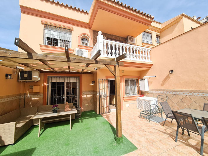 Image No.1-4 Bed Villa for sale
