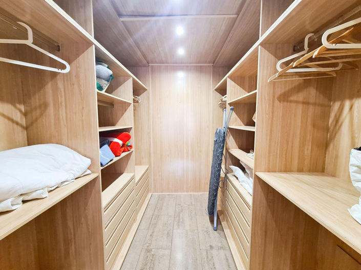 Image No.17-4 Bed Villa for sale