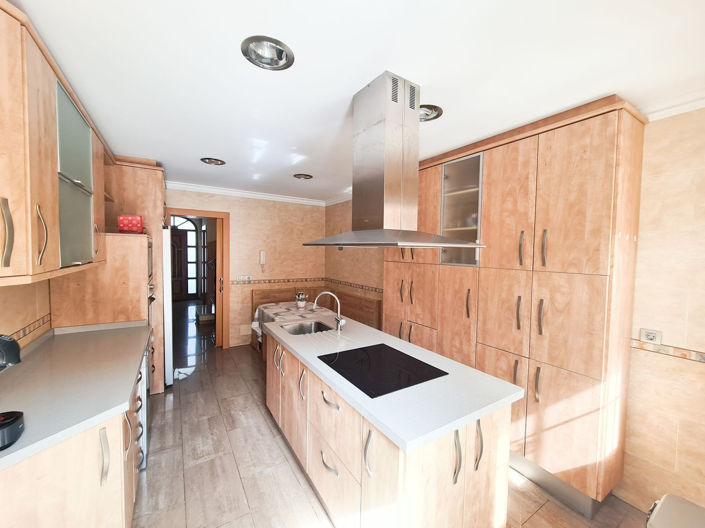 Image No.4-4 Bed Villa for sale