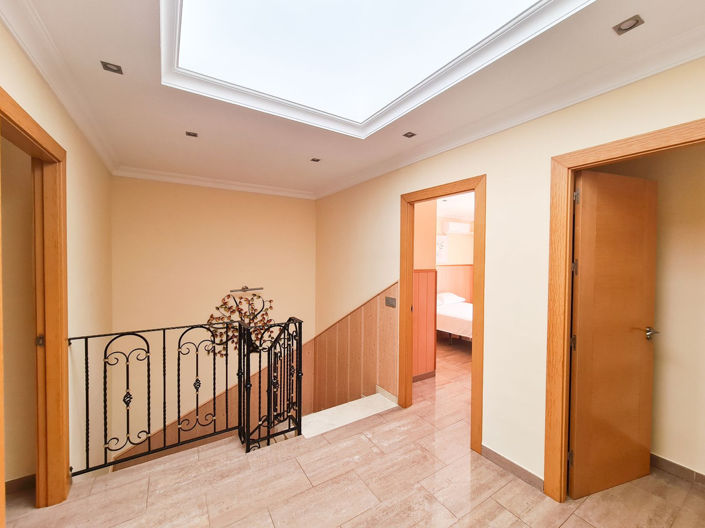 Image No.8-4 Bed Villa for sale