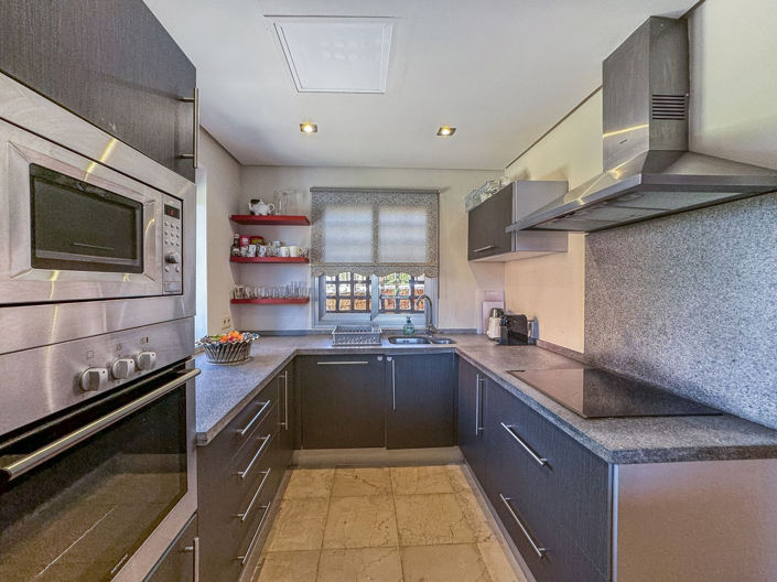 Image No.4-4 Bed Townhouse for sale