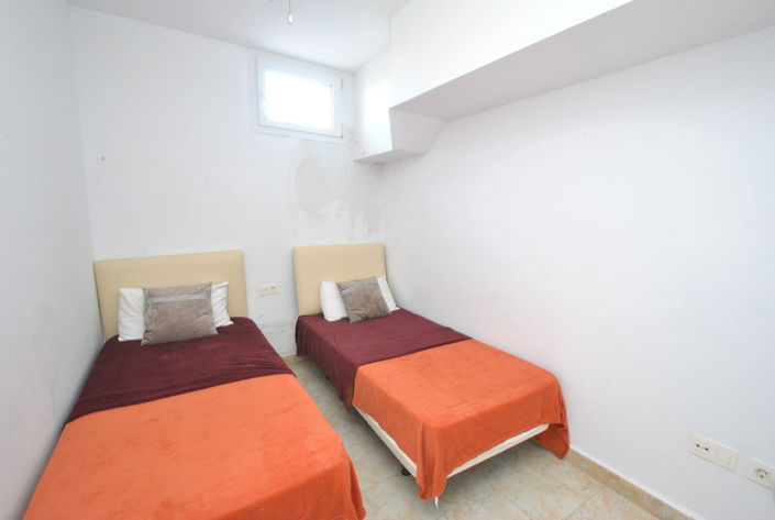 Image No.21-4 Bed Townhouse for sale