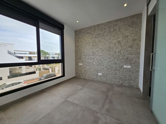 Image No.16-3 Bed Penthouse for sale