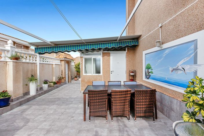 Image No.8-5 Bed Villa for sale