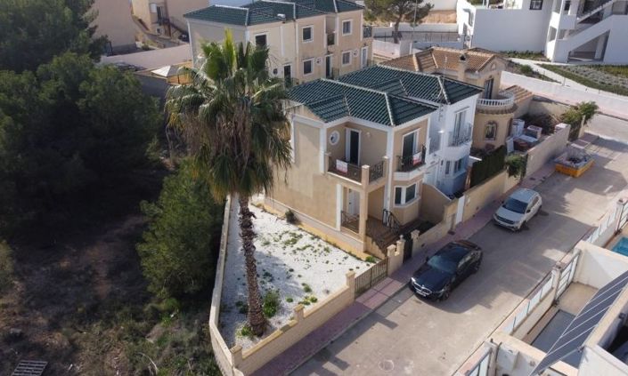 Image No.2-3 Bed Villa for sale