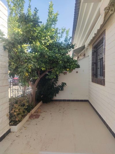 Image No.1-4 Bed Townhouse for sale