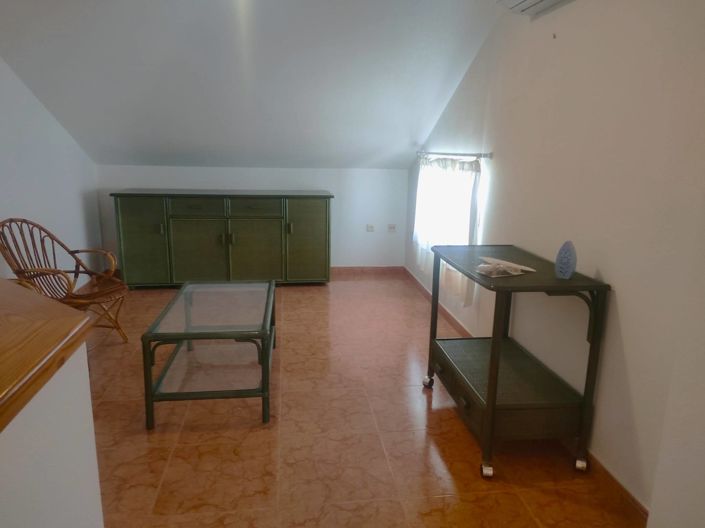 Image No.28-4 Bed Townhouse for sale