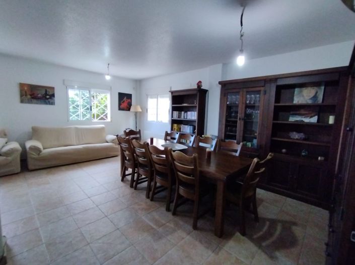 Image No.12-6 Bed Villa for sale