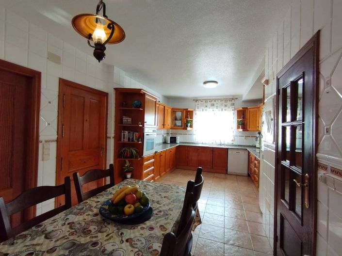 Image No.13-6 Bed Villa for sale