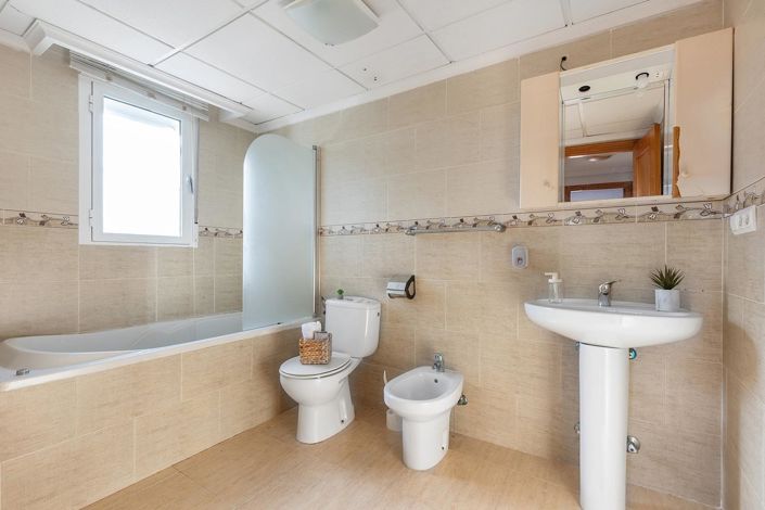 Image No.15-5 Bed Villa for sale