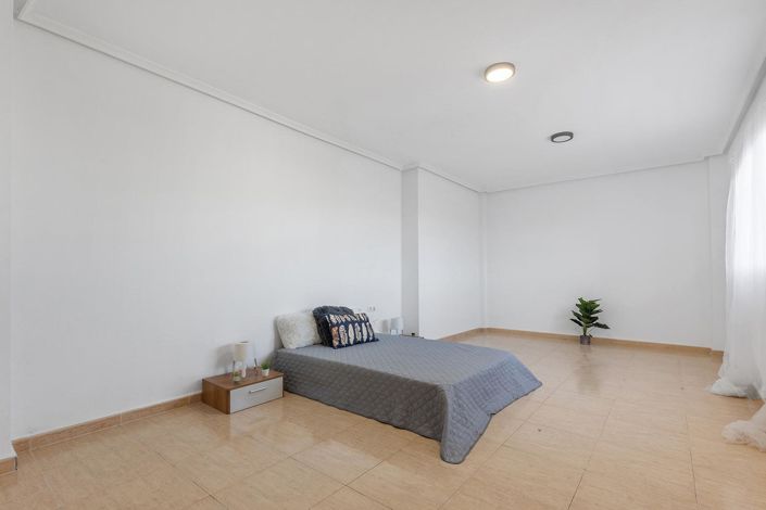 Image No.31-5 Bed Villa for sale