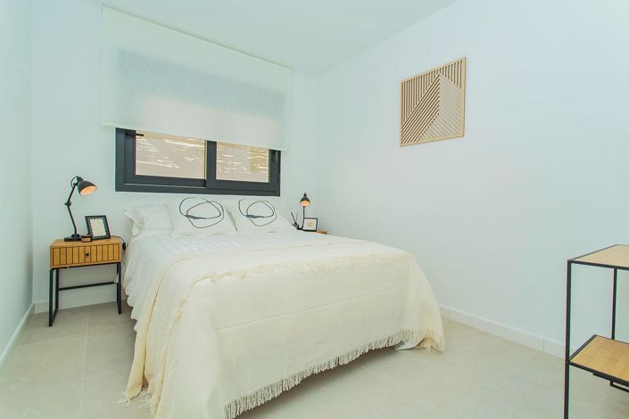 Image No.36-2 Bed Townhouse for sale