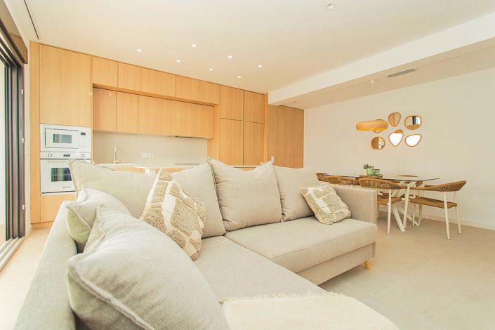 Image No.8-2 Bed Townhouse for sale