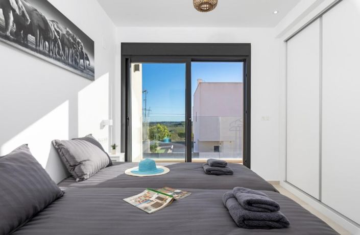 Image No.29-3 Bed Villa for sale