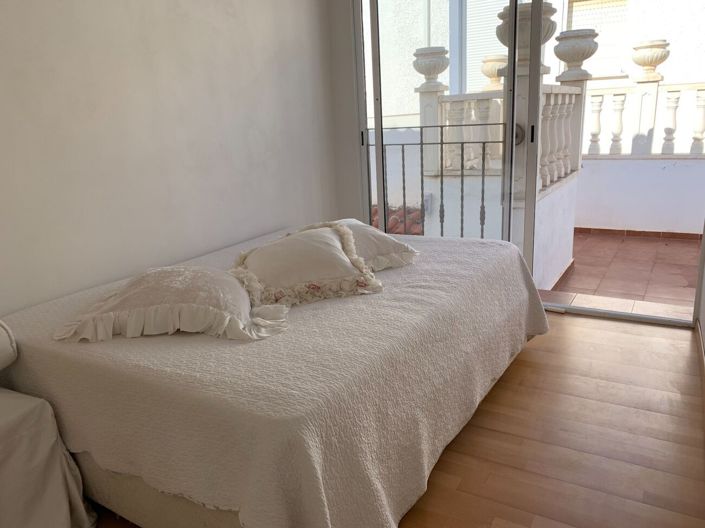 Image No.46-4 Bed Duplex for sale