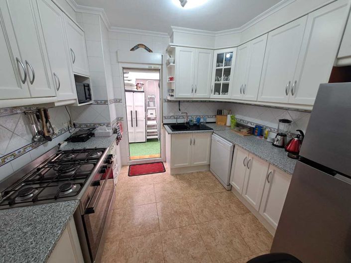 Image No.14-3 Bed Townhouse for sale