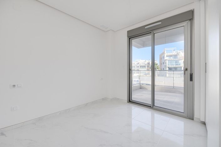 Image No.14-2 Bed Apartment for sale