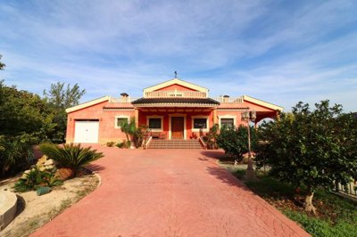4 Bed Villa for sale