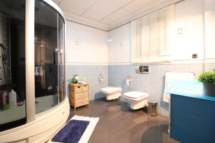 Image No.10-4 Bed Villa for sale