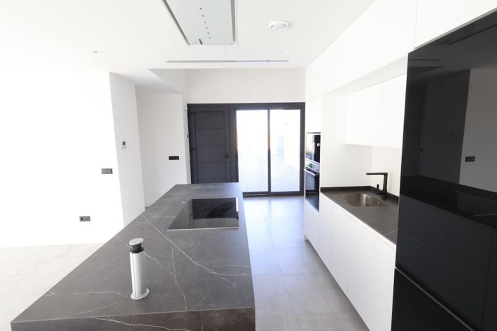 Image No.3-3 Bed Villa for sale