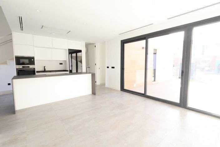 Image No.9-3 Bed Villa for sale