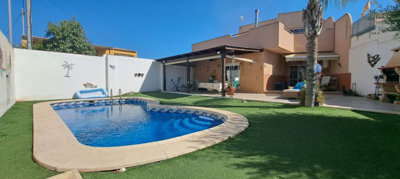 1 - Dolores De Pacheco, Townhouse