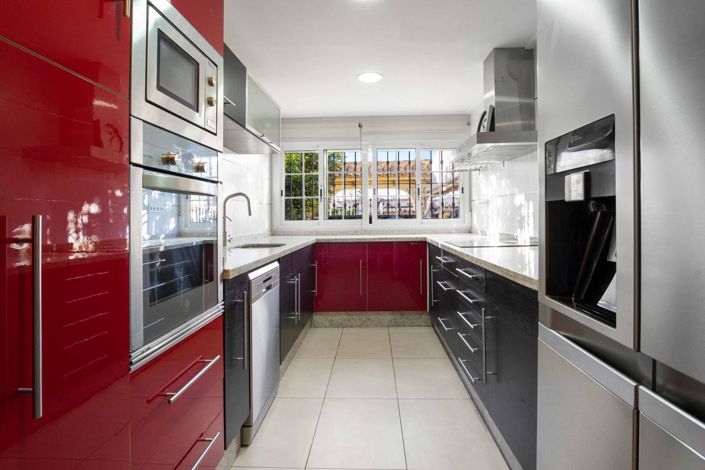 Image No.7-5 Bed Townhouse for sale