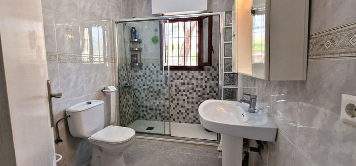 Image No.17-6 Bed Villa for sale