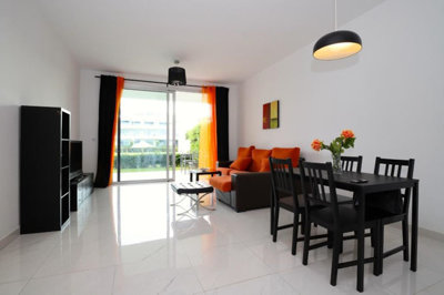 2-5bd7b9d04b45e33852eaf0ec6670150d