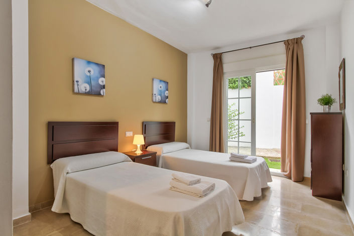 Image No.14-4 Bed Townhouse for sale