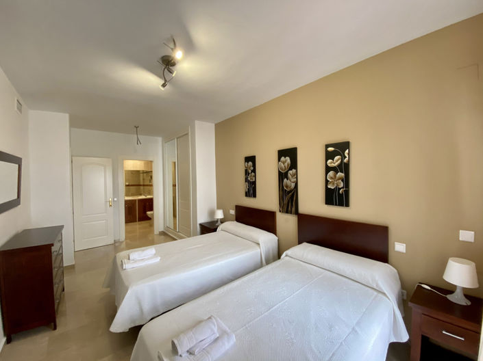 Image No.15-4 Bed Townhouse for sale