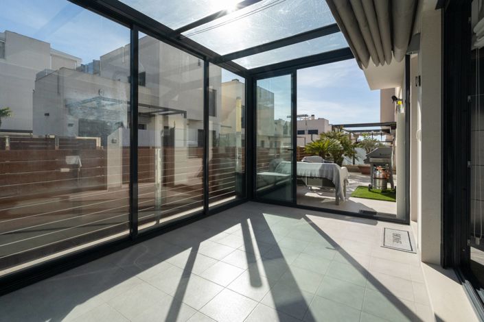 Image No.6-5 Bed Villa for sale