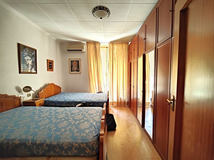 Image No.17-5 Bed Apartment for sale