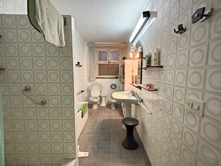 Image No.25-5 Bed Apartment for sale