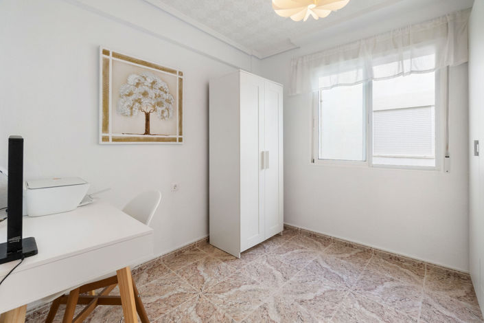 Image No.8-3 Bed Apartment for sale