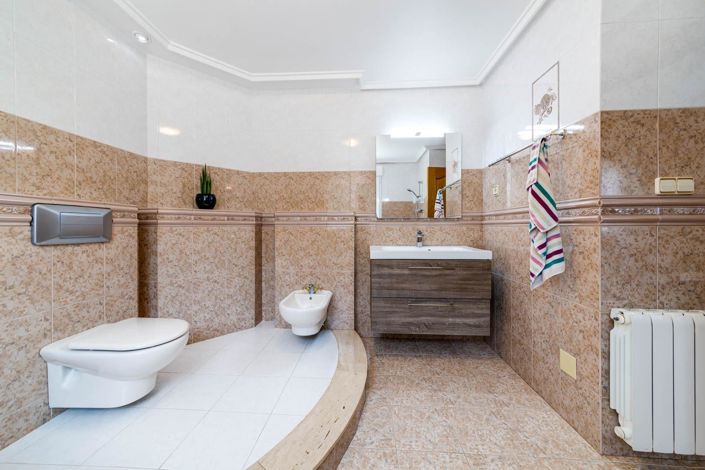 Image No.23-4 Bed Villa for sale