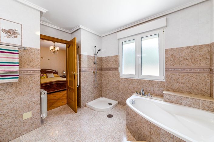 Image No.24-4 Bed Villa for sale