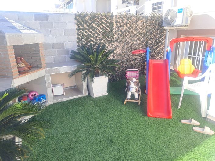 Image No.3-4 Bed Townhouse for sale