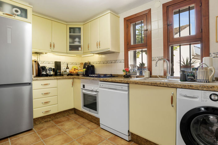 Image No.11-3 Bed Townhouse for sale