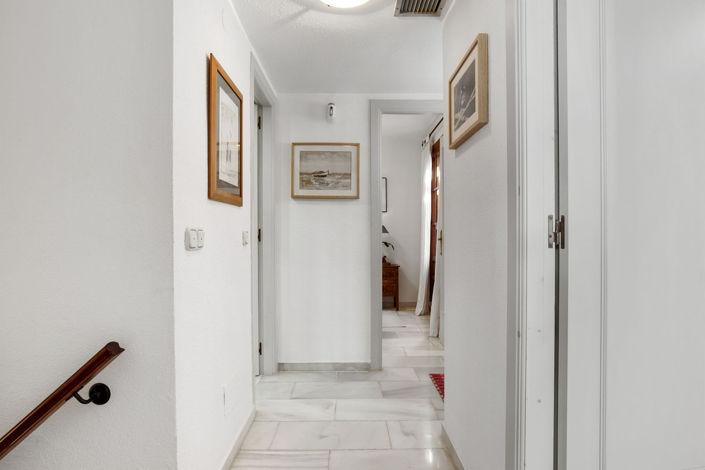 Image No.12-3 Bed Townhouse for sale