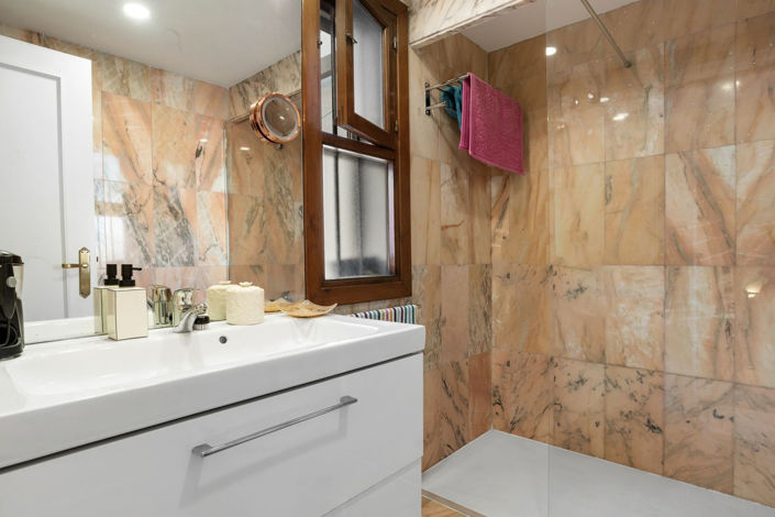 Image No.14-3 Bed Townhouse for sale