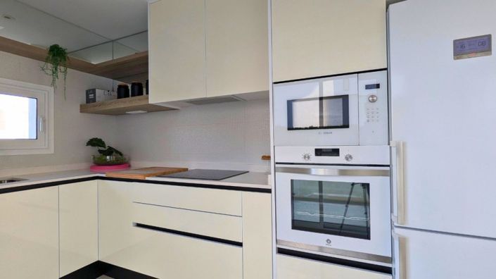 Image No.18-3 Bed House for sale