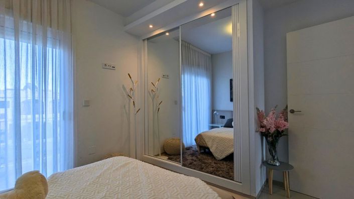 Image No.34-3 Bed House for sale