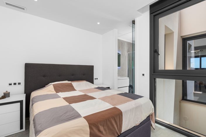 Image No.18-5 Bed Villa for sale