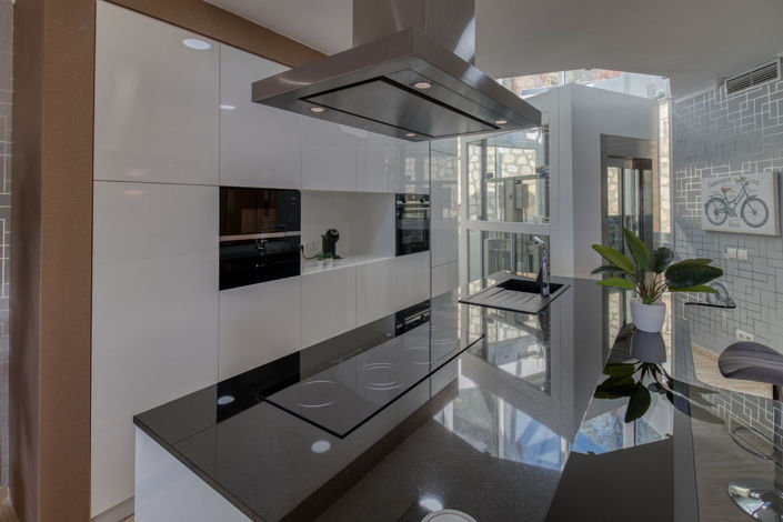 Image No.10-5 Bed Villa for sale