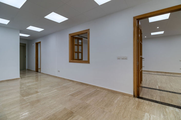 Image No.18-5 Bed Villa for sale